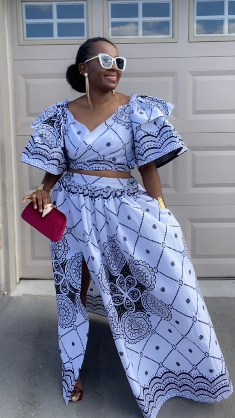 ECOSS WHITE AND BLACK MAXI SKIRT SET